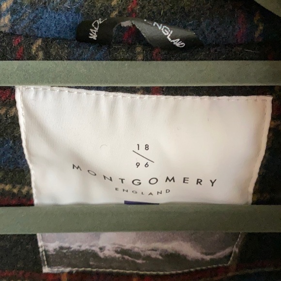 Made in England wool duffle coat with horn toggles - Picture 5 of 16